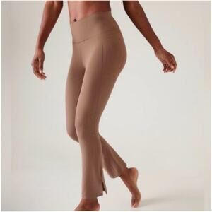 Athleta Pants Womens Small Tan Transcend High Rise Stash Straight Crop Yoga Gym